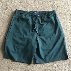 NEW Lands End Mens M Green Swim Shorts With UPF 50 Quick Dry & Built-In Boxer